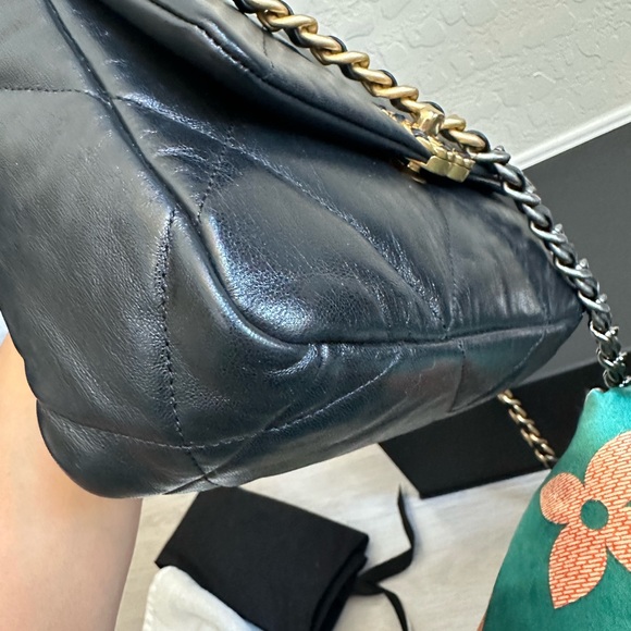 -SOLD- 💯Authentic Chanel 19 Small - Picture 12 of 15
